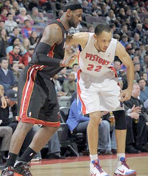 在水晶宫迅 在水晶宫迅